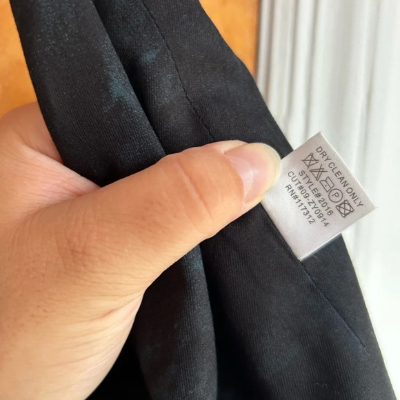 ZOA NEW YORK SEQUIN TIE DYE VEST - Picture 4 of 5